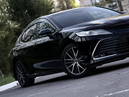 Toyota Camry 2021 года за 18 000 000 тг. в Караганда – фото 7