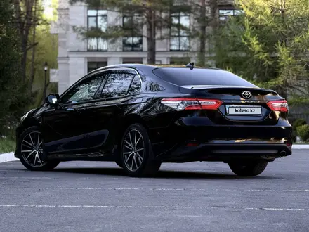 Toyota Camry 2021 года за 18 000 000 тг. в Караганда – фото 9
