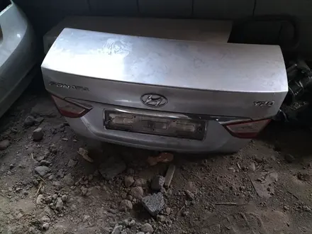 Крышка багажника на хюндай соната Y20 буу оригинал привазной за 971 тг. в Алматы
