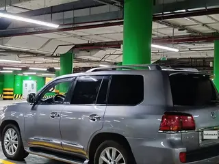 Lexus LX 570