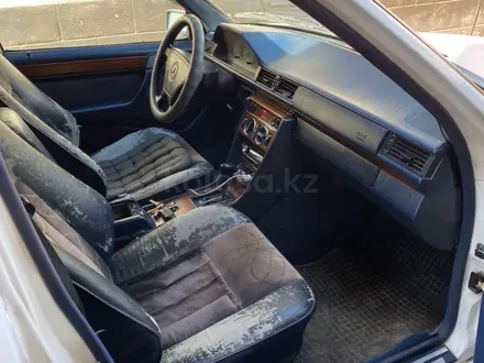 Mercedes-Benz E 280 1993 года за 1 800 000 тг. в Шу – фото 6