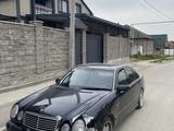Mercedes-Benz E 320 1998 года за 2 800 000 тг. в Алматы