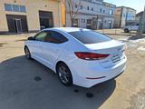 Hyundai Elantra 2017 года за 5 000 000 тг. в Атырау – фото 4