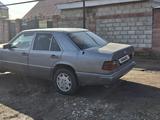 Mercedes-Benz E 260 1990 года за 1 000 000 тг. в Алматы – фото 2