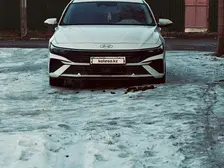 Hyundai Elantra, 2024