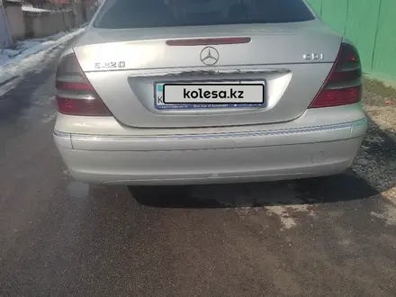 Mercedes-Benz E 220 2003 года за 3 950 000 тг. в Шымкент – фото 3