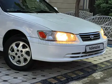 Toyota Camry 2000 года за 2 650 000 тг. в Алматы – фото 11