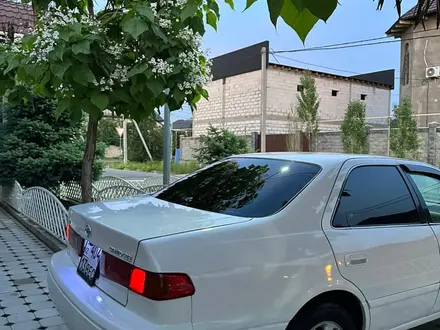 Toyota Camry 2000 года за 2 650 000 тг. в Алматы – фото 4