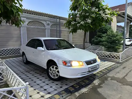 Toyota Camry 2000 года за 2 650 000 тг. в Алматы – фото 3