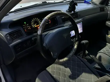 Toyota Camry 2000 года за 2 650 000 тг. в Алматы – фото 6