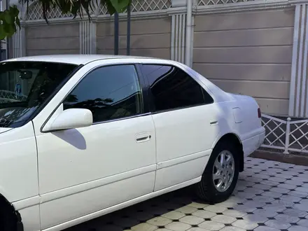 Toyota Camry 2000 года за 2 650 000 тг. в Алматы – фото 9