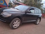 Volkswagen Touareg 2004 годаүшін5 000 000 тг. в Астана – фото 2