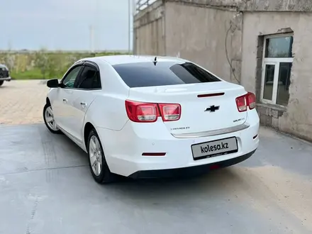 Chevrolet Malibu 2014 года за 6 500 000 тг. в Туркестан – фото 3
