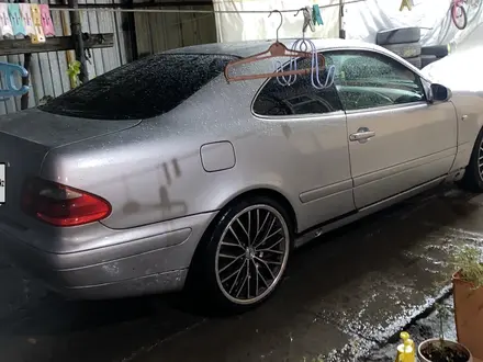 Mercedes-Benz CLK 320 1998 года за 3 000 000 тг. в Алматы