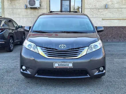 Toyota Sienna 2016 года за 9 000 000 тг. в Атырау – фото 2