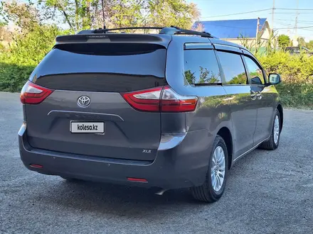 Toyota Sienna 2016 года за 9 000 000 тг. в Атырау – фото 4