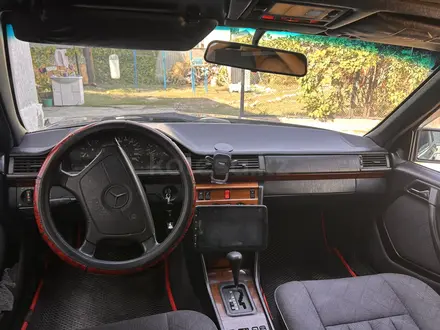Mercedes-Benz E 220 1995 года за 2 300 000 тг. в Алматы – фото 7