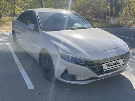 Hyundai Elantra 2021 года за 9 190 000 тг. в Актобе – фото 6