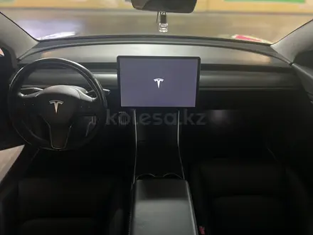 Tesla Model 3 2018 года за 13 990 000 тг. в Алматы – фото 7