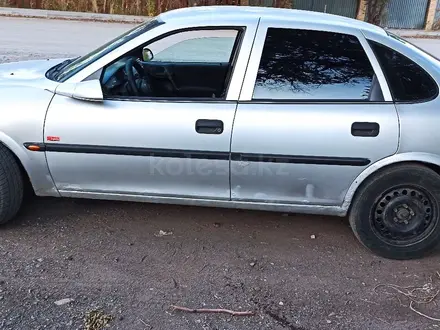 Opel Vectra 1997 года за 1 750 000 тг. в Караганда – фото 7