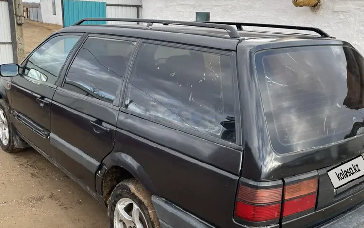 Volkswagen Passat 1993 годаүшін1 400 000 тг. в Уральск