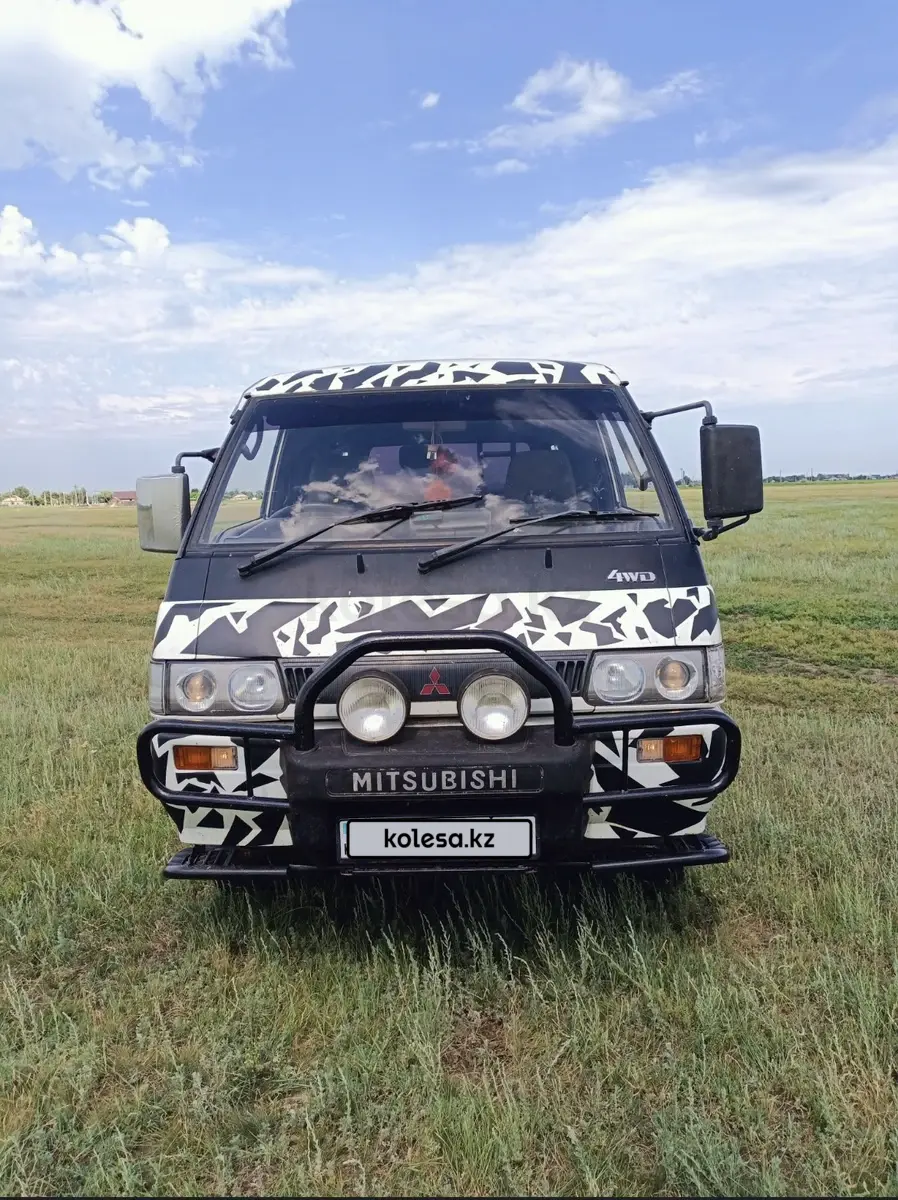 Mitsubishi Delica, 1993