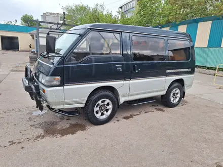 Mitsubishi Delica 1993 года за 1 900 000 тг. в Астана – фото 2