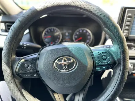 Toyota RAV4 2019 года за 12 450 000 тг. в Астана – фото 17