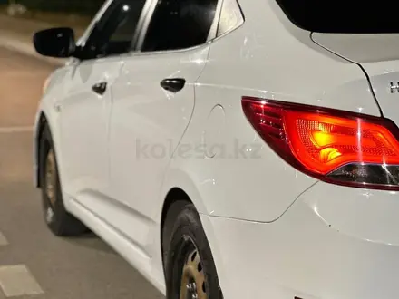 Hyundai Solaris 2015 года за 4 100 000 тг. в Атырау – фото 6