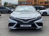 Toyota Camry 2021 года за 12 500 000 тг. в Алматы – фото 2