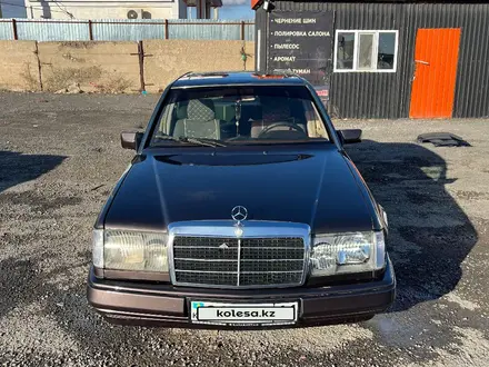 Mercedes-Benz E 200 1993 года за 1 100 000 тг. в Шиели – фото 3