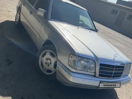 Mercedes-Benz E 280 1994 года за 3 600 000 тг. в Шымкент – фото 4