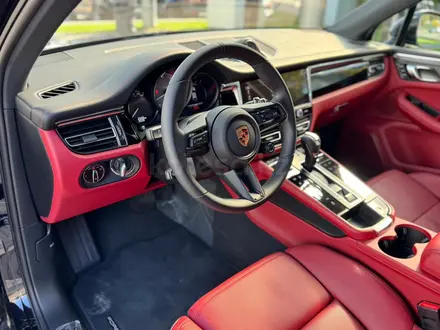 Porsche Macan 2025 года за 58 500 000 тг. в Алматы – фото 18