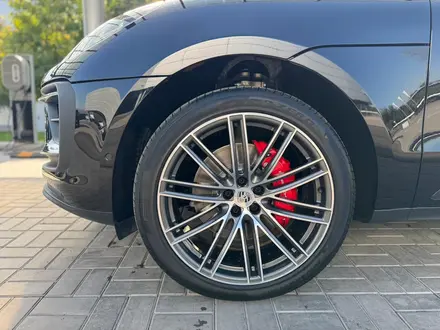 Porsche Macan 2025 года за 58 500 000 тг. в Алматы – фото 25