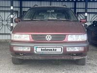 Volkswagen Passat 1994 годаүшін2 150 000 тг. в Караганда