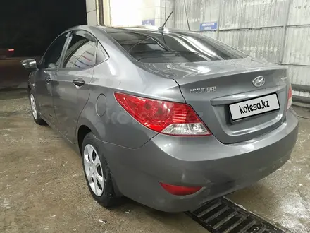 Hyundai Solaris 2014 года за 4 800 000 тг. в Семей – фото 4