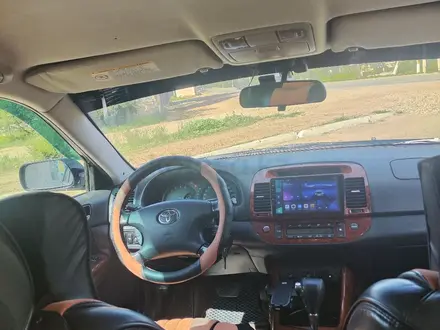Toyota Camry 2003 года за 5 000 000 тг. в Актобе – фото 6