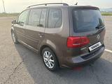 Volkswagen Touran 2012 годаүшін6 500 000 тг. в Астана – фото 5