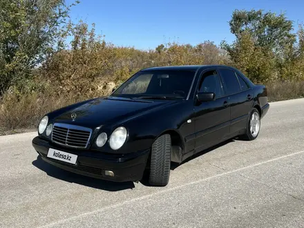 Mercedes-Benz E 200 1997 года за 3 300 000 тг. в Караганда – фото 4