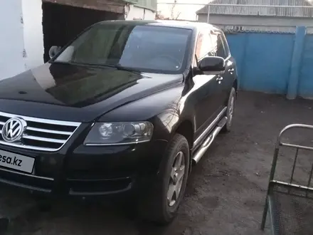 Volkswagen Touareg 2006 годаүшін4 500 000 тг. в Шу – фото 2