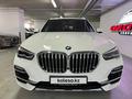 BMW X5 2019 года за 29 200 000 тг. в Астана – фото 2