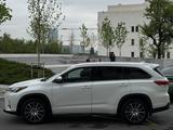 Toyota Highlander 2017 года за 18 000 000 тг. в Алматы – фото 3