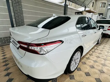 Toyota Camry 2021 года за 17 500 000 тг. в Шымкент – фото 7