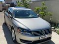 Volkswagen Passat 2014 года за 4 600 000 тг. в Атырау – фото 2