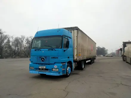 Mercedes-Benz  Actros 2000 года за 10 500 000 тг. в Алматы – фото 2