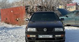 Volkswagen Vento 1994 года за 1 560 000 тг. в Караганда – фото 2