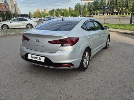 Hyundai Elantra 2018 года за 7 400 000 тг. в Астана – фото 4