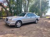 Mercedes-Benz E 220 1998 года за 2 600 000 тг. в Караганда – фото 4