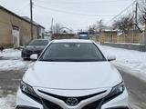 Toyota Camry 2022 года за 15 500 000 тг. в Шымкент