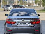 Toyota Camry 2014 года за 10 000 000 тг. в Актобе – фото 4